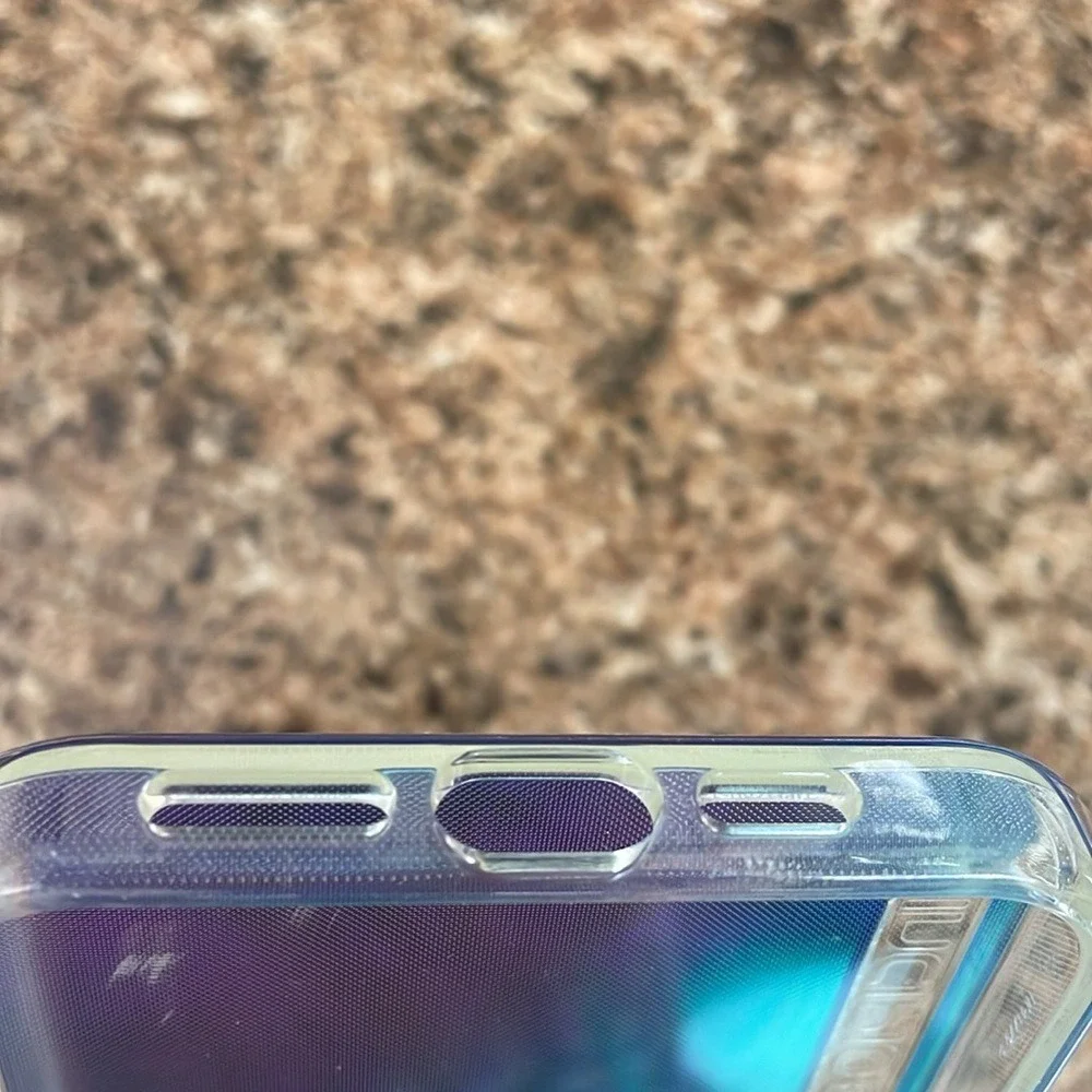 Incipio iridescent phone